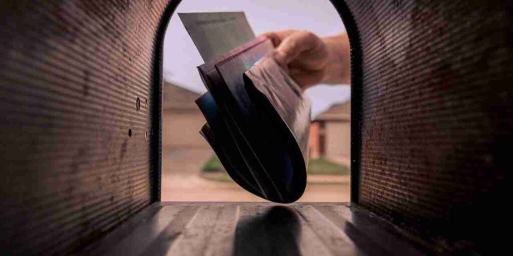 Direct-Mail-Isnt-Dead_BAM-featured-image