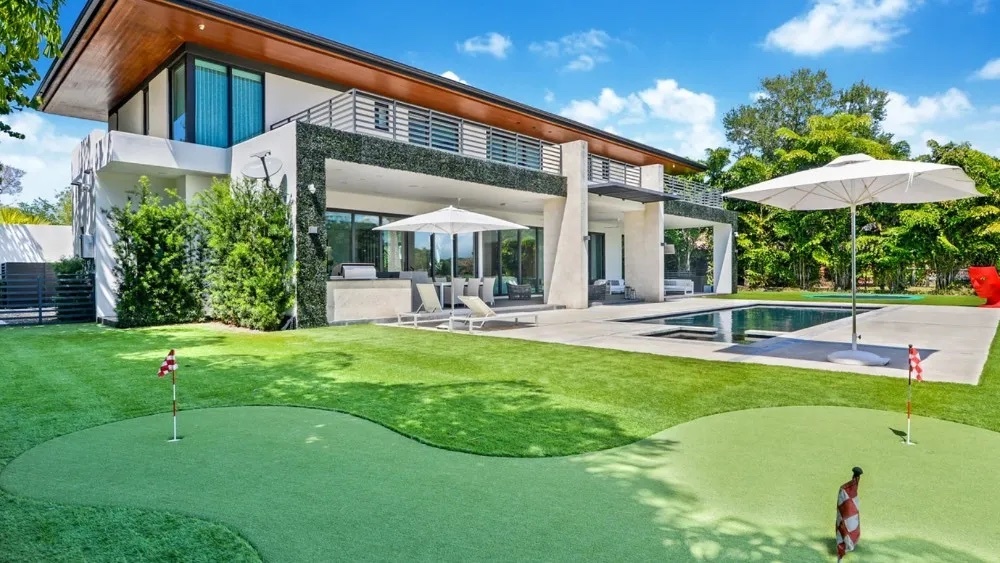 Robb-Report-Miami-Lakes-Florida