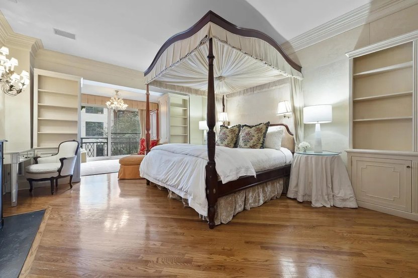 Concierge-Auctions-Sonja-Morgan-Primary-suite-bedroom-image