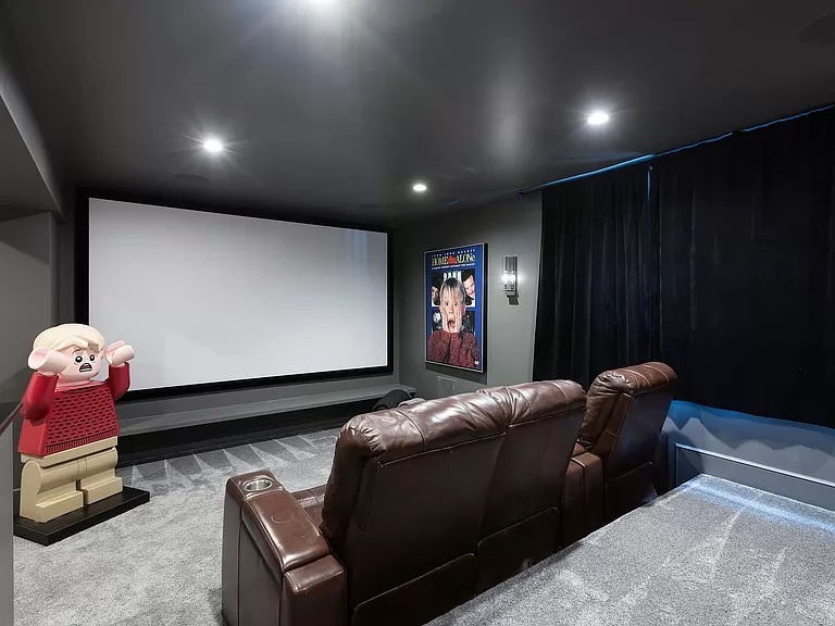 Home-Alone-house-movie-theater-image
