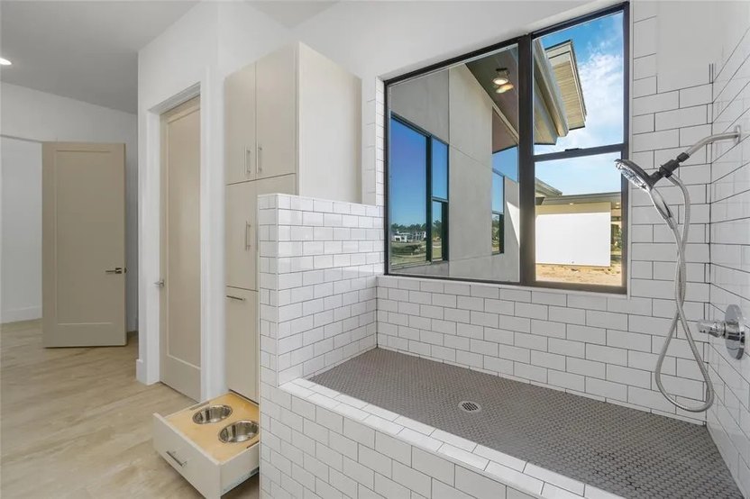 Simone-Biles-home-pet-washing-station-Realtor-dot-com